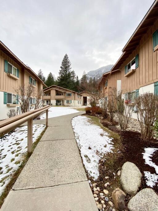 Walk To Downtown Leavenworth * Sleeps 6 + Pets * Ground Level Gem! Apartment ภายนอก รูปภาพ
